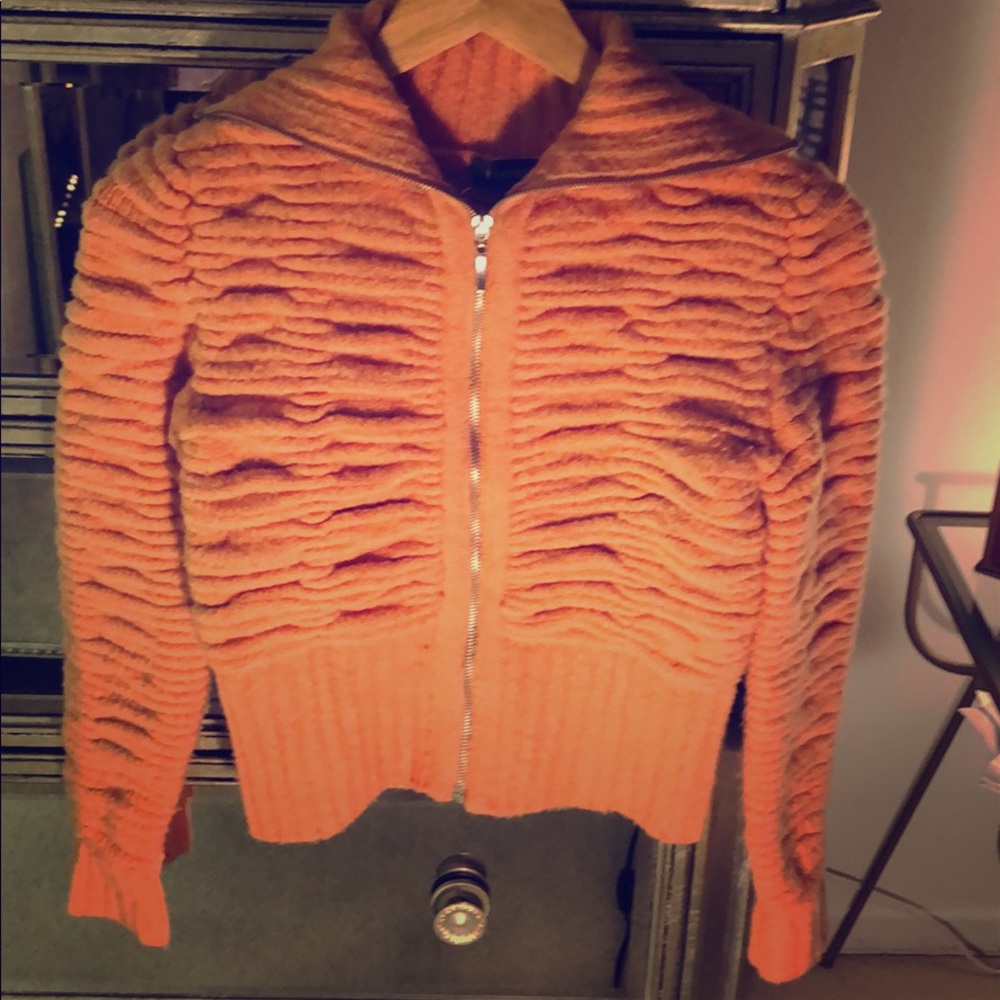 Perfect orange cardigan!